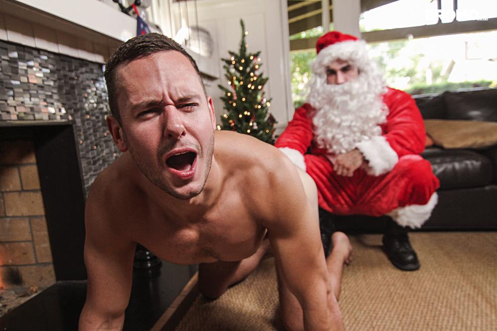 Jaxton Wheeler As Santa Fucks Brenner Bolton Bareback In Santa Bred