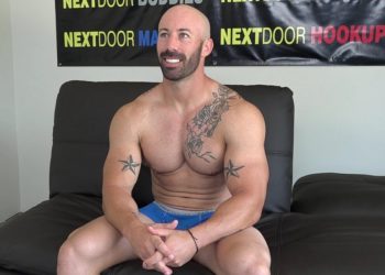 Next Door Studios: Max King rubs out a load during his casting audition