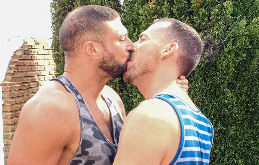 Bareback That Hole: Dave London and Marc Napoli fuck in "Simple Plan"