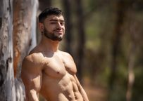 Sean Cody: Bodybuilder Matteo talks dirty as he strokes his cock