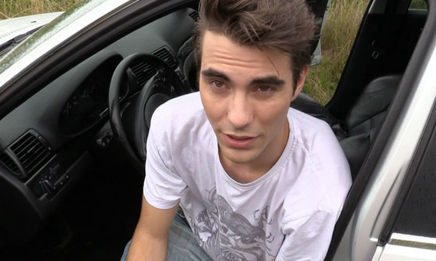 Straight boy has gay sex to pay for his girlfriend's birthday present in Czech Hunter #262